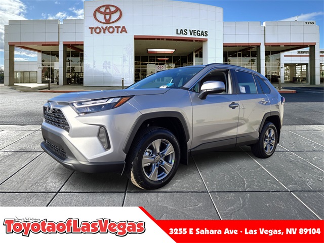 2025 Toyota RAV4 XLE's photo