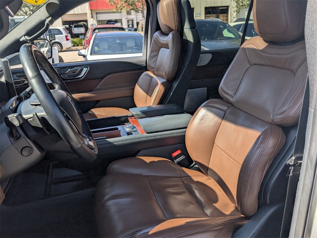 used 2022 Lincoln Navigator car, priced at $49,878