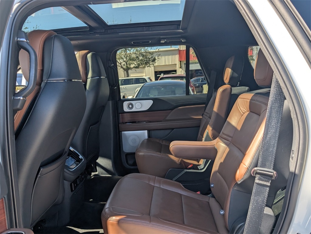 used 2022 Lincoln Navigator car, priced at $49,878