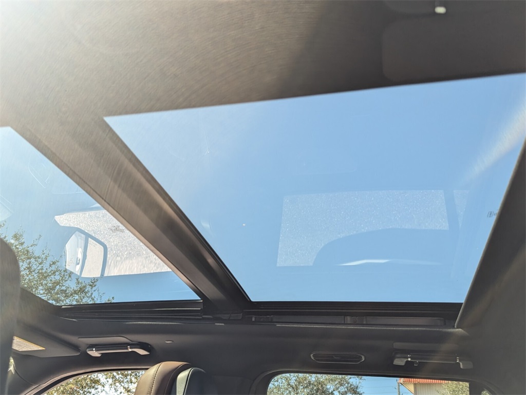 used 2022 Lincoln Navigator car, priced at $49,878