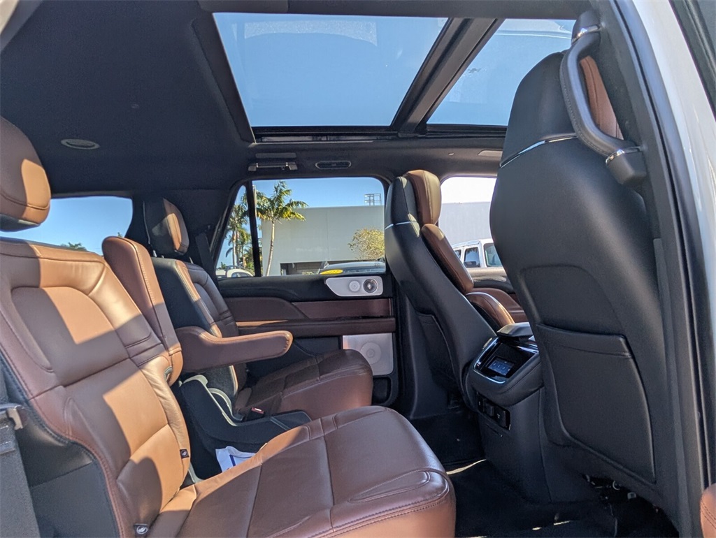 used 2022 Lincoln Navigator car, priced at $49,878