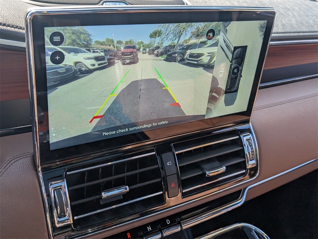 used 2022 Lincoln Navigator car, priced at $49,878