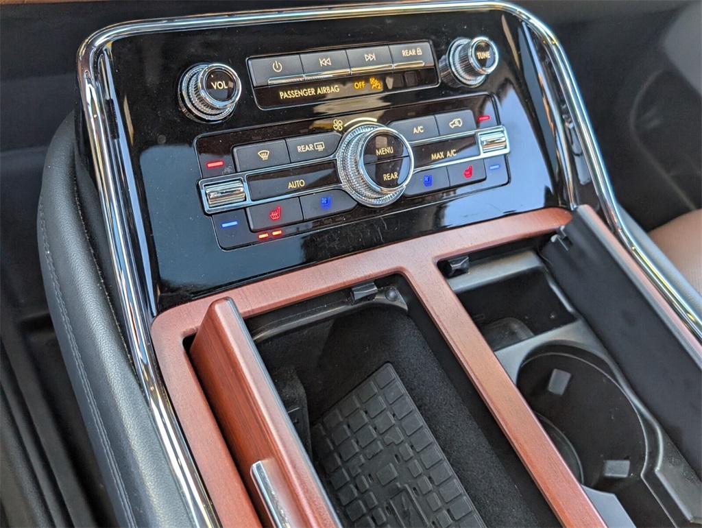 used 2022 Lincoln Navigator car, priced at $49,878