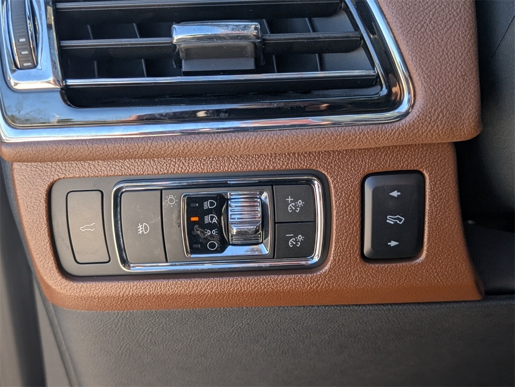 used 2022 Lincoln Navigator car, priced at $49,878