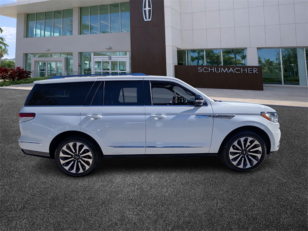 used 2022 Lincoln Navigator car, priced at $49,878