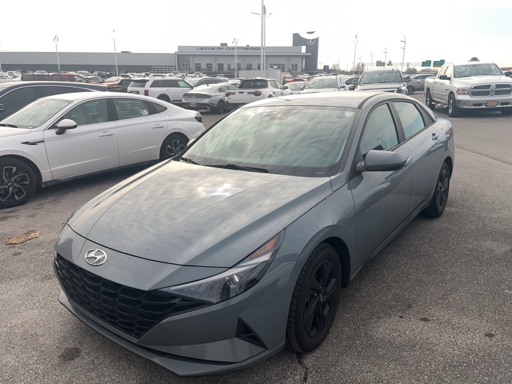 2023 Hyundai Elantra 