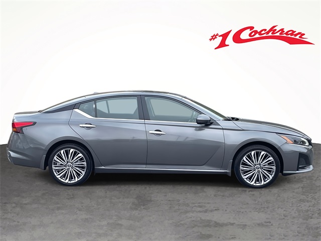 2024 Nissan Altima 2.5 SL photo 2