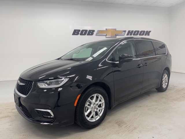 used 2023 Chrysler Pacifica car, priced at $24,999