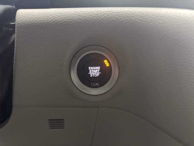 used 2023 Chrysler Pacifica car, priced at $24,999