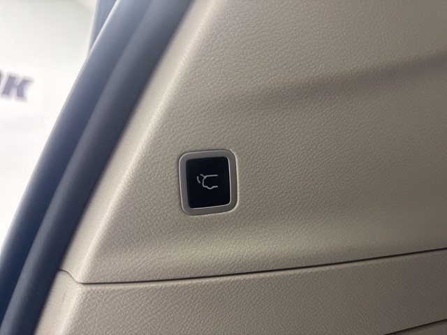 used 2023 Chrysler Pacifica car, priced at $24,999