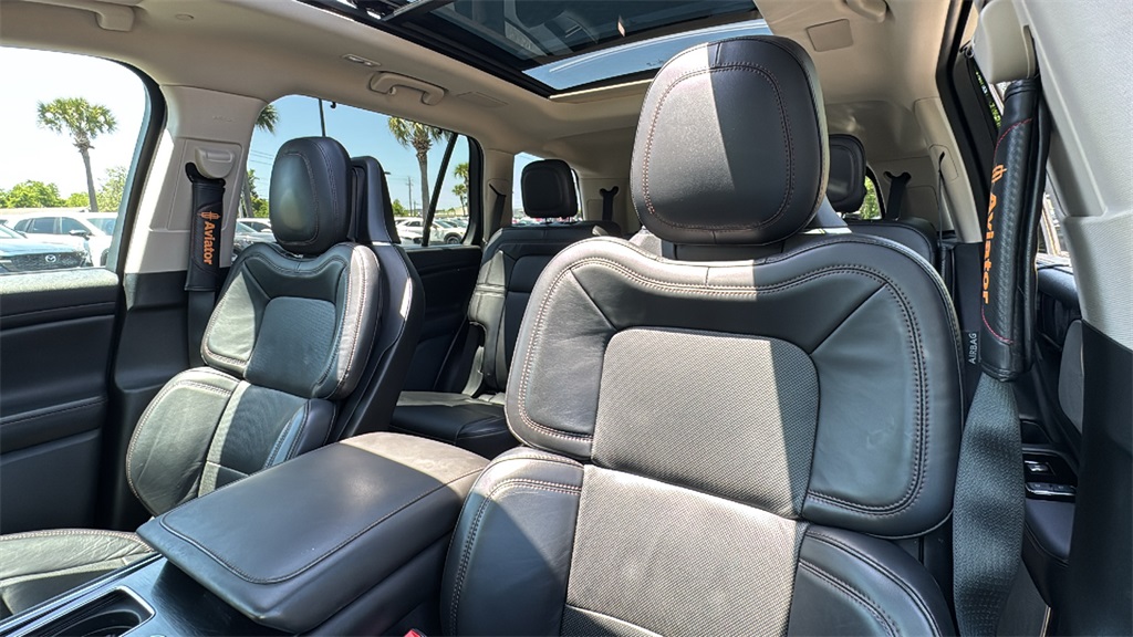 2020 Burgundy Velvet Metallic Tinted Clearcoat Lincoln Aviator Reserve AWD SUV