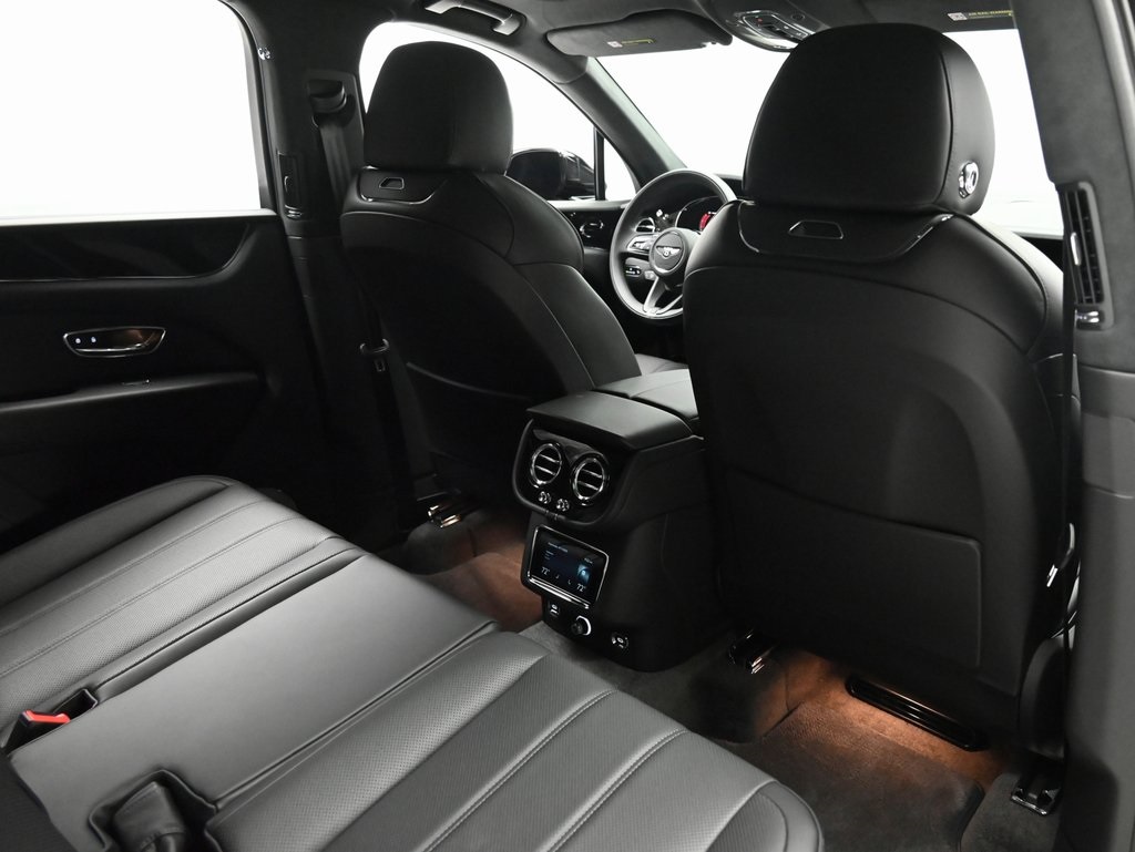2025 Bentley Bentayga V8 photo 14