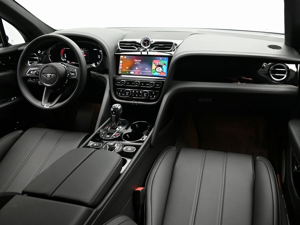 2025 Bentley Bentayga V8 photo 15