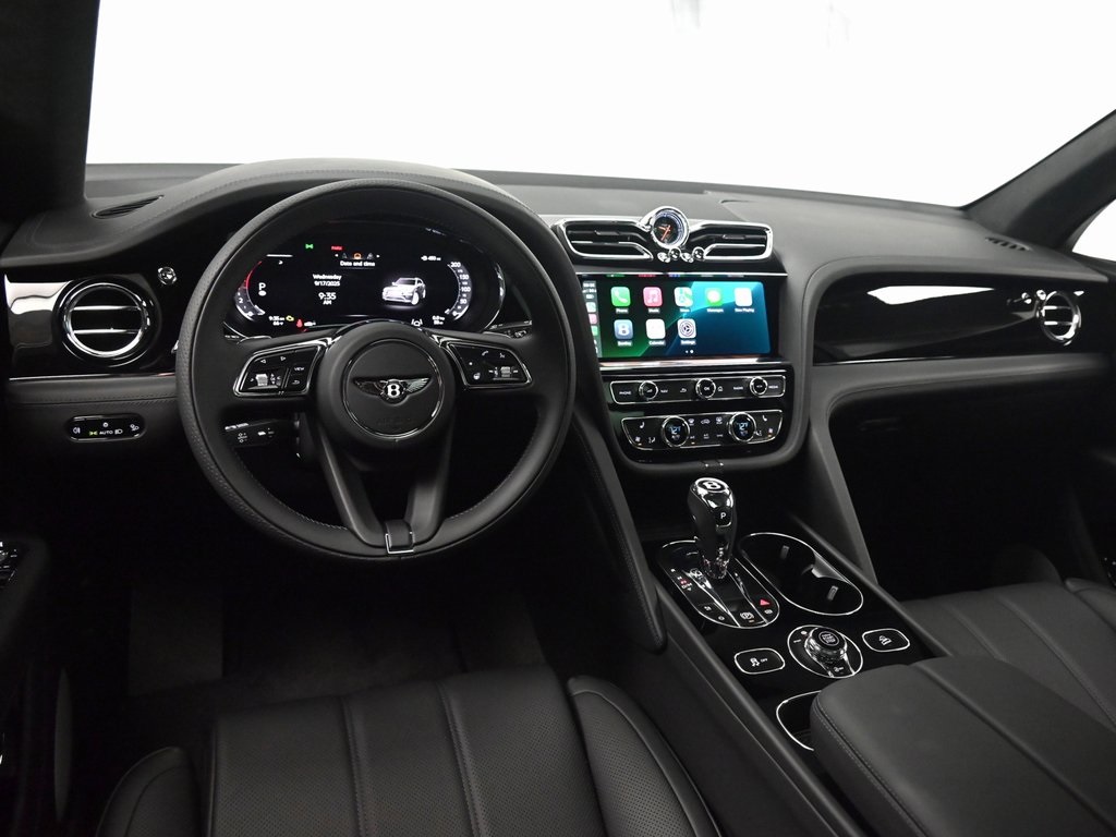 2025 Bentley Bentayga V8 photo 25