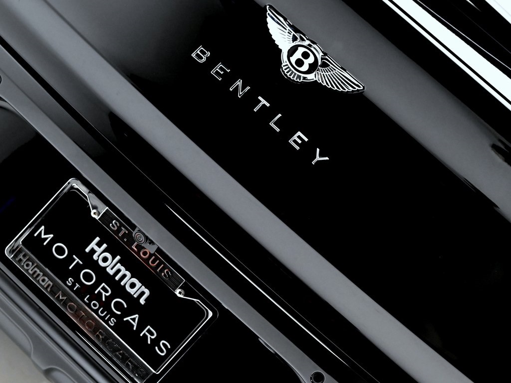 2025 Bentley Bentayga V8 photo 32