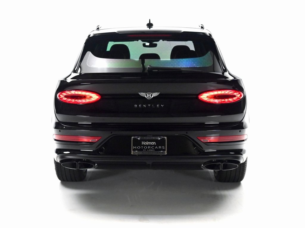 2025 Bentley Bentayga V8 photo 5