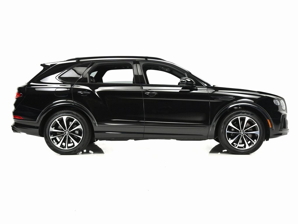 2025 Bentley Bentayga V8 photo 8