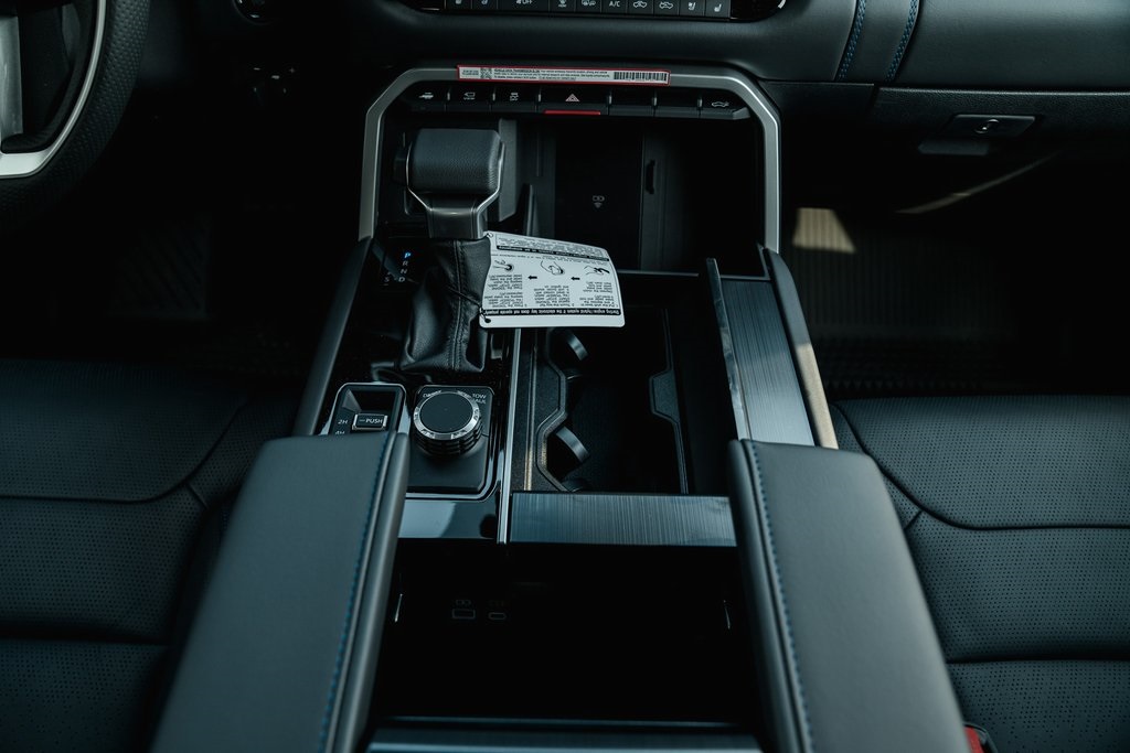 2025 Toyota Tundra Platinum CrewMax photo 24