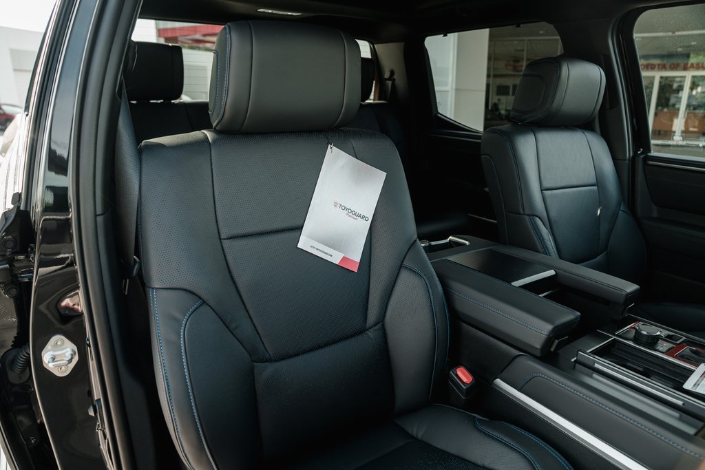 2025 Toyota Tundra Platinum CrewMax photo 30