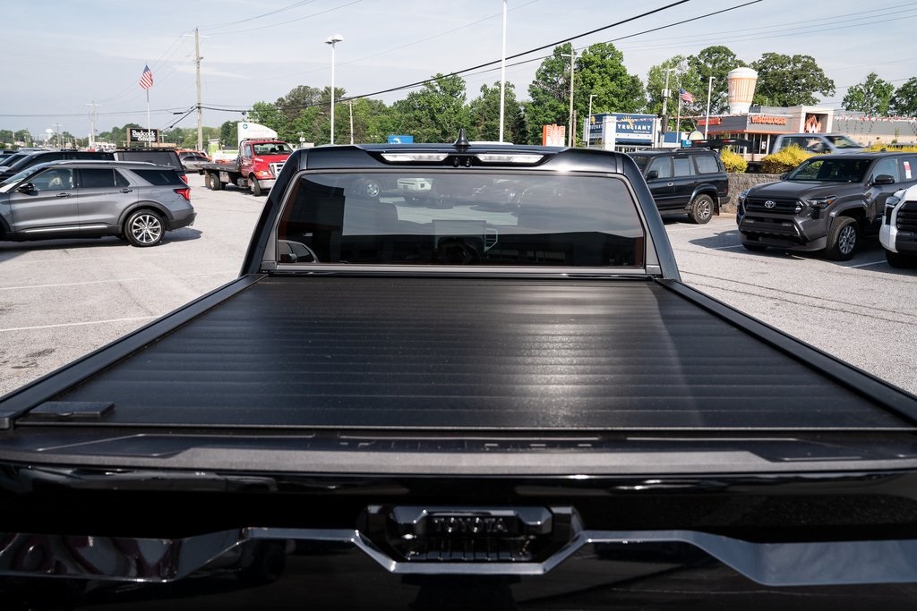 2025 Toyota Tundra Platinum CrewMax photo 6