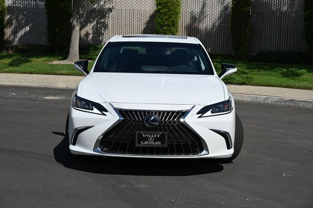 2025 Lexus ES 350 photo 2