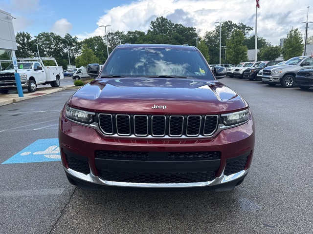 2025 Jeep Grand Cherokee Laredo X photo 2