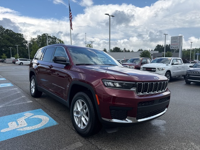 2025 Jeep Grand Cherokee Laredo X photo 3