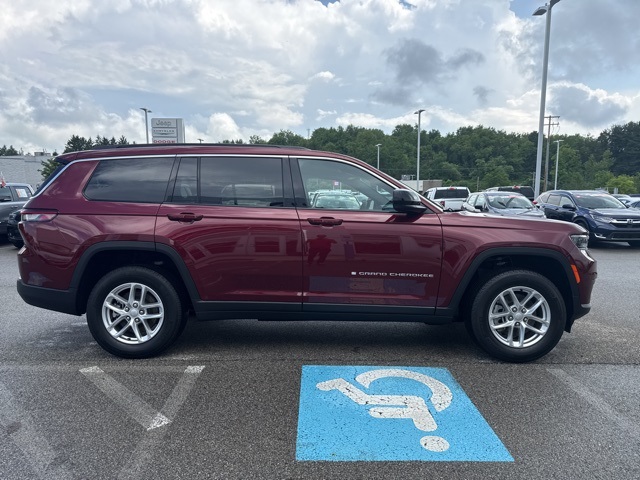 2025 Jeep Grand Cherokee Laredo X photo 4