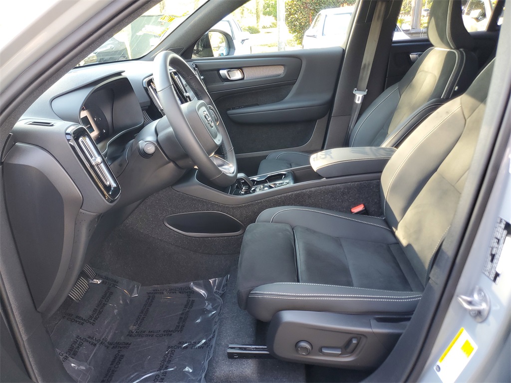 used 2025 Volvo XC40 car, priced at $30,995