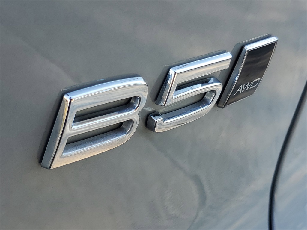 used 2025 Volvo XC40 car, priced at $30,995