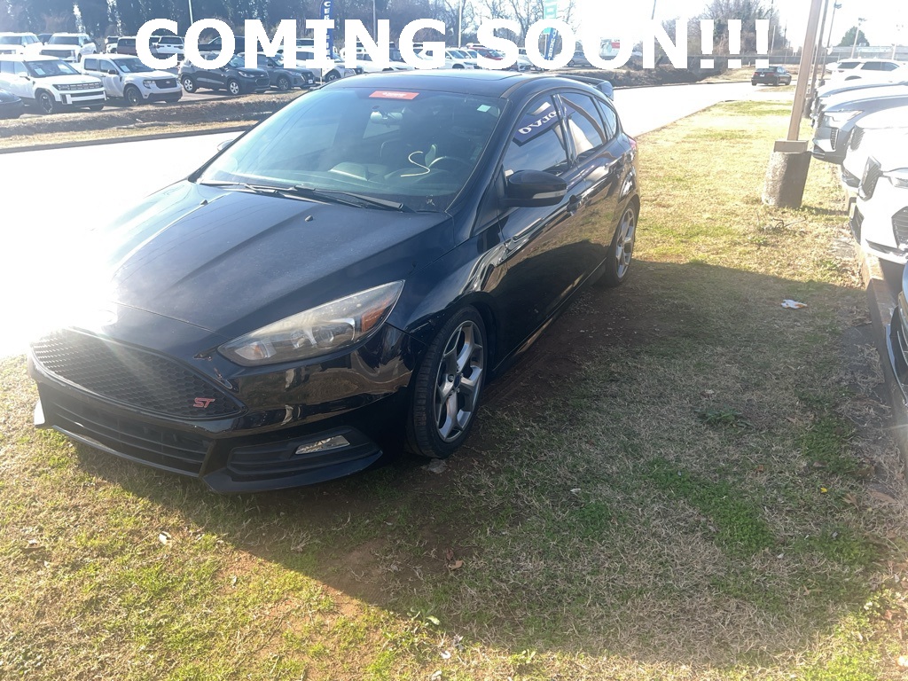 2017 Ford Focus ST's photo