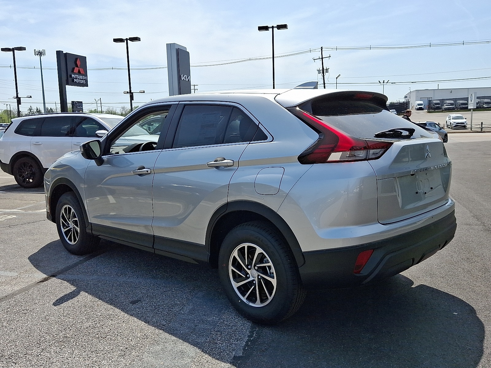2025 Mitsubishi Eclipse Cross ES photo 3
