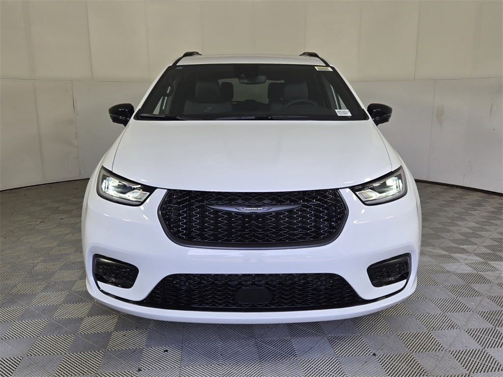 new 2026 Chrysler Pacifica car, priced at $45,405