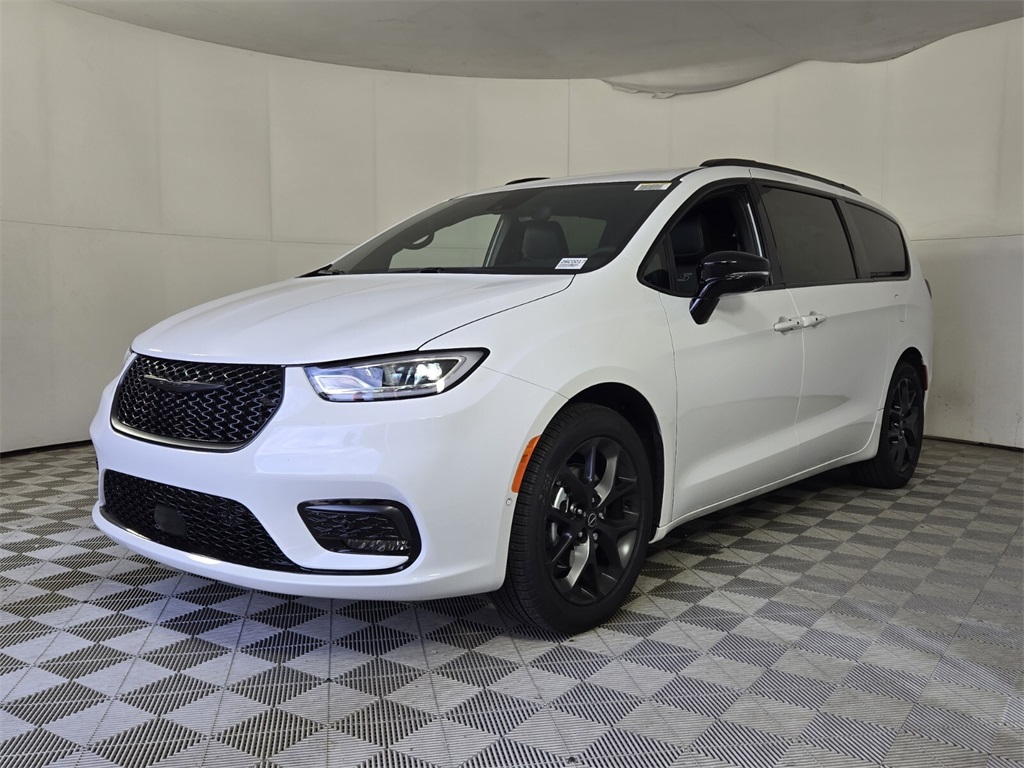 new 2026 Chrysler Pacifica car, priced at $45,405