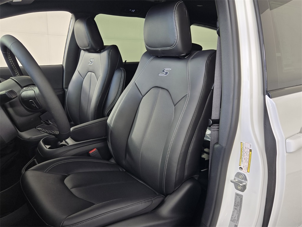 new 2026 Chrysler Pacifica car, priced at $45,405