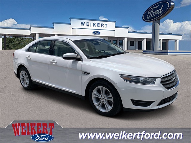 2018 White Platinum Ford Taurus SEL FWD Sedan