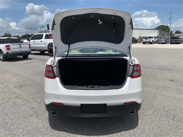 2018 White Platinum Ford Taurus SEL FWD Sedan