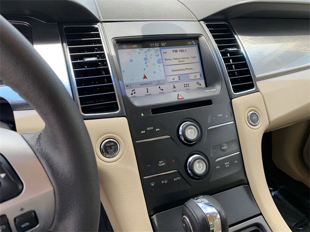2018 White Platinum Ford Taurus SEL FWD Sedan