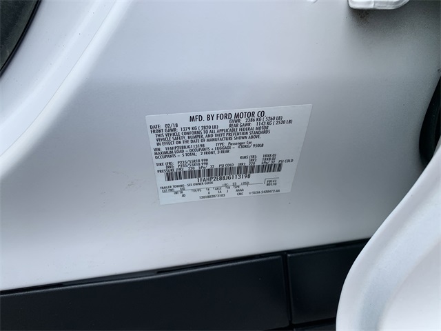 2018 White Platinum Ford Taurus SEL FWD Sedan
