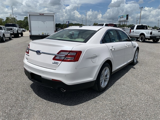 2018 White Platinum Ford Taurus SEL FWD Sedan