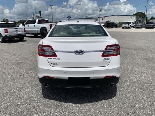 2018 White Platinum Ford Taurus SEL FWD Sedan