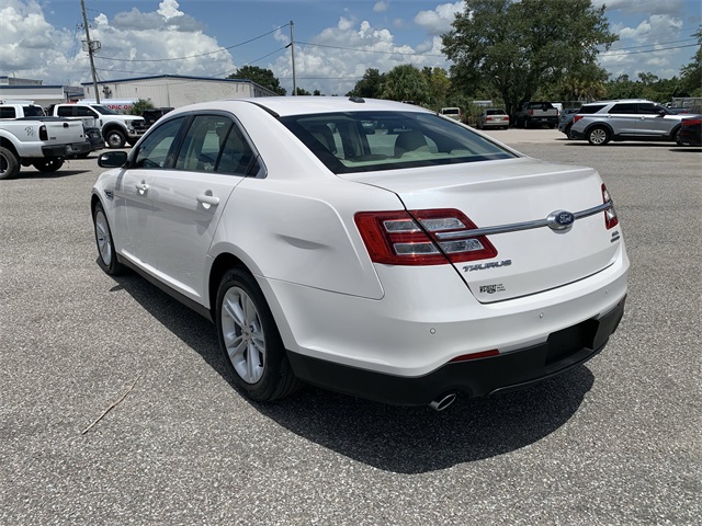 2018 White Platinum Ford Taurus SEL FWD Sedan