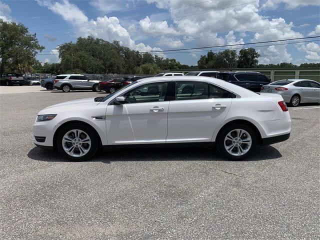 2018 White Platinum Ford Taurus SEL FWD Sedan