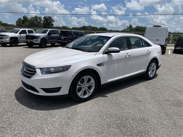 2018 White Platinum Ford Taurus SEL FWD Sedan