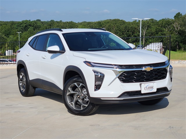 2025 Summit White Chevrolet Trax LT SUV