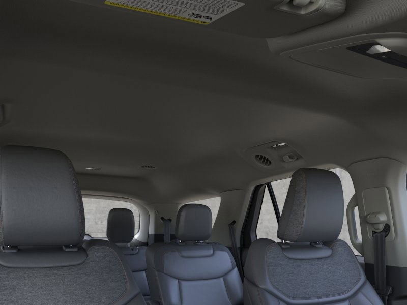 2025 Ford Explorer photo 16
