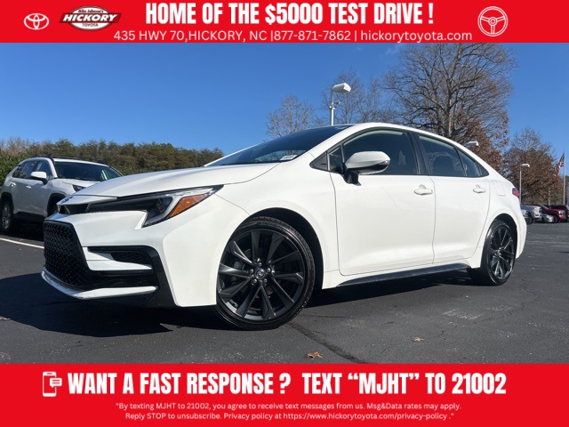 2024 Toyota Corolla SE's photo