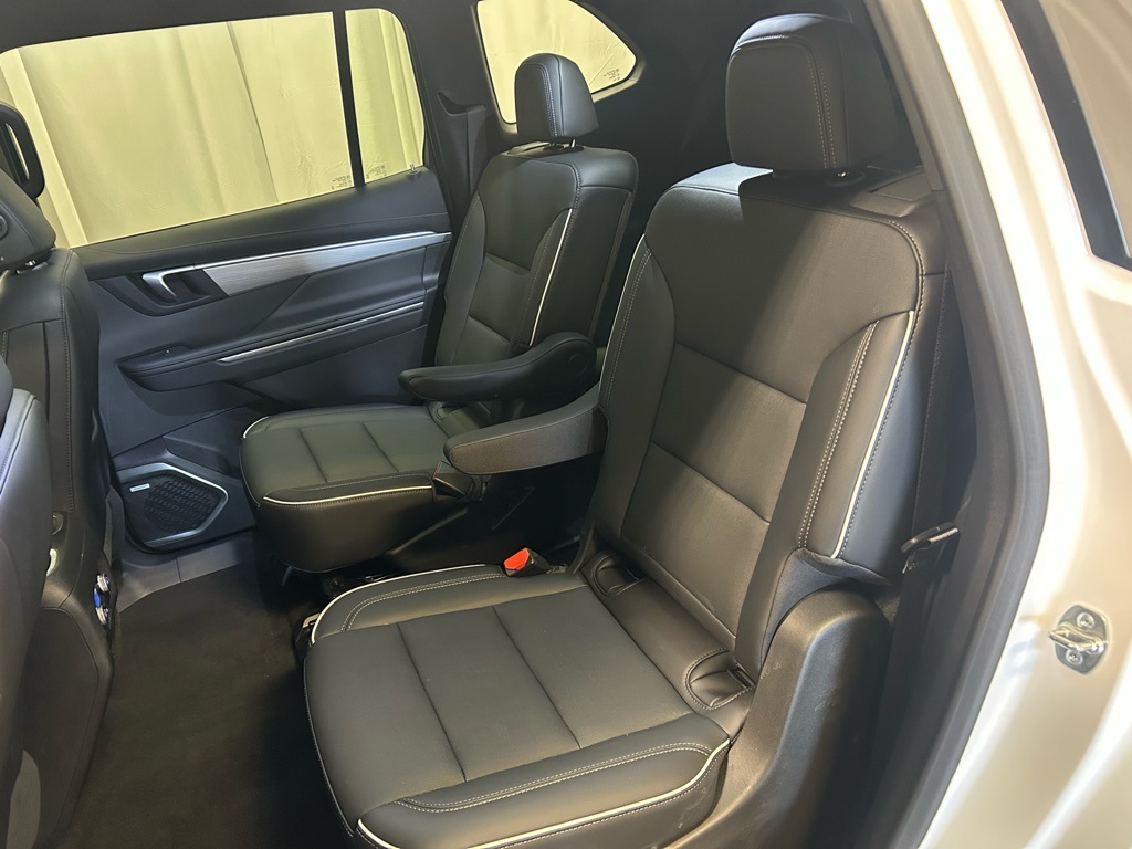 used 2025 Buick Enclave car, priced at $35,105