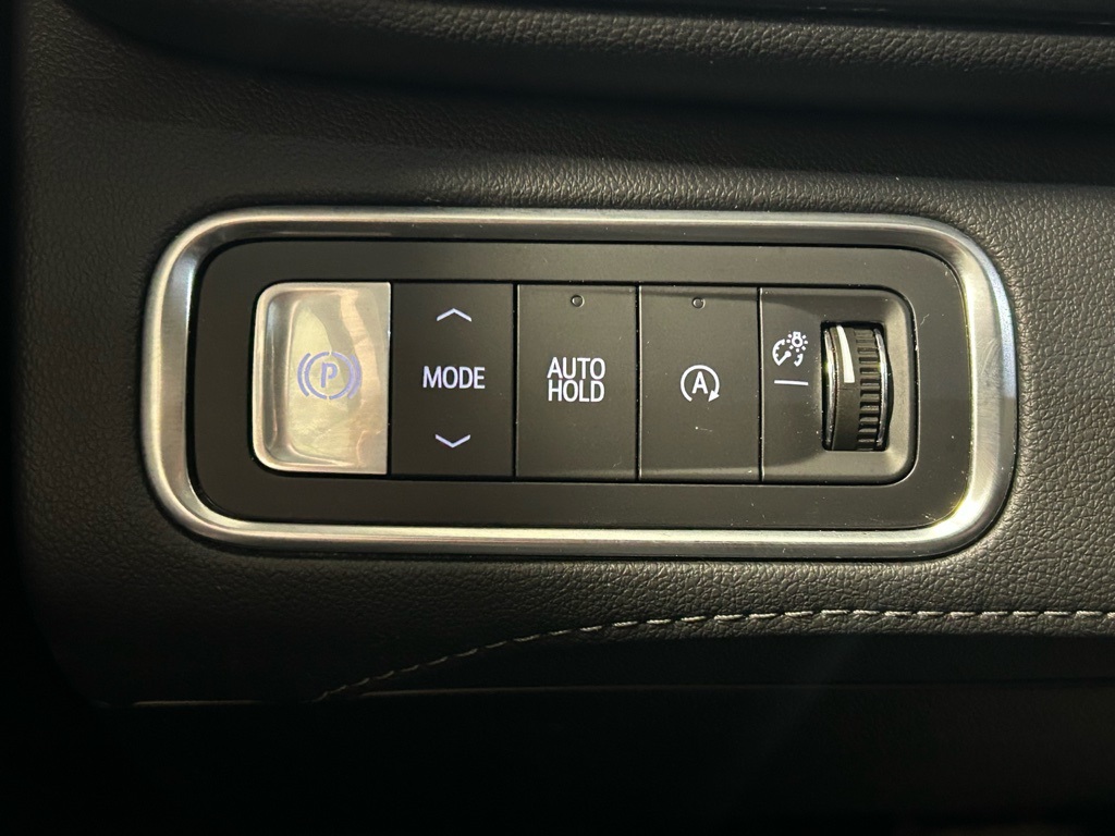 used 2025 Buick Enclave car, priced at $35,105