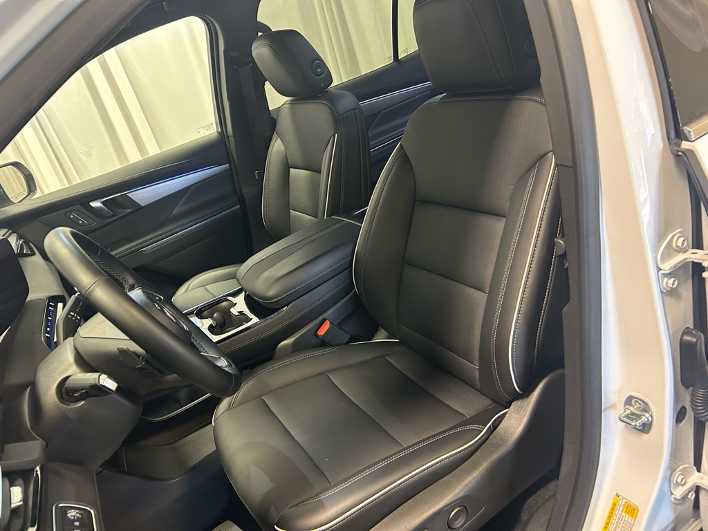 used 2025 Buick Enclave car, priced at $35,105